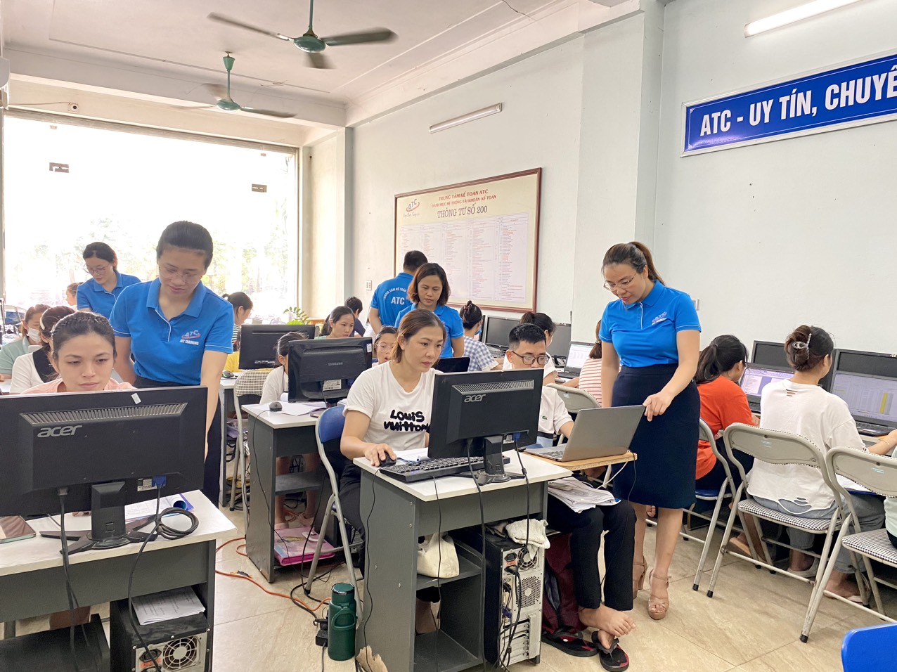 https://hocketoantaithanhhoa.vn/lop-hoc-tin-hoc-van-phong-o-thanh-hoa/